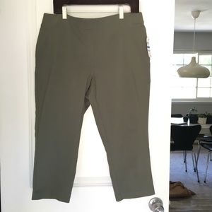 Style and Co olive colored Capri pants. Sz: PXL